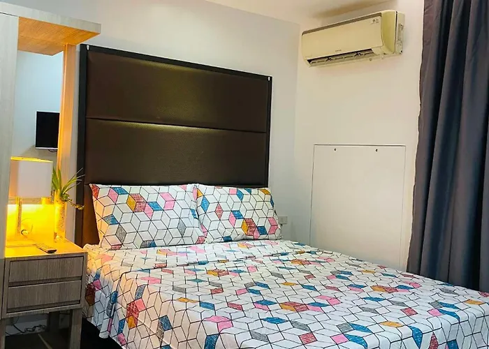 Folks Hub Bed & Breakfast Manila